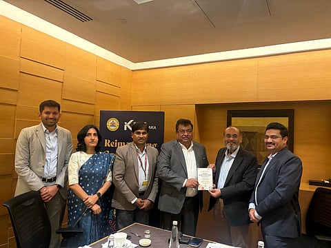 MB Patil with delegates from ReNew Power