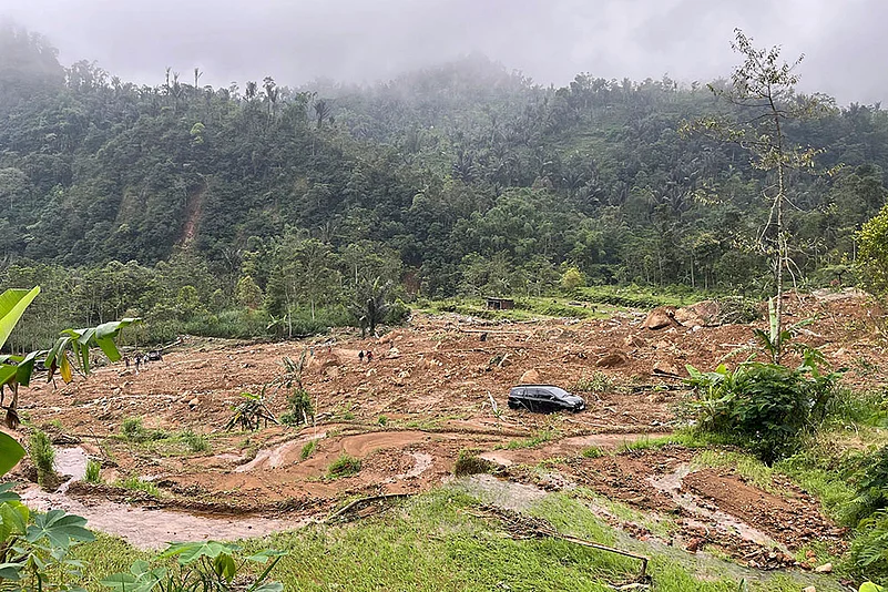 Indonesia Flash Floods & landslide Photos_6