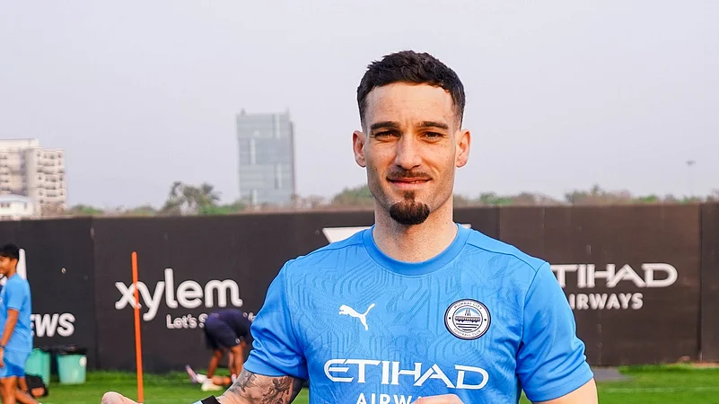 jorge ortiz X islanders extra