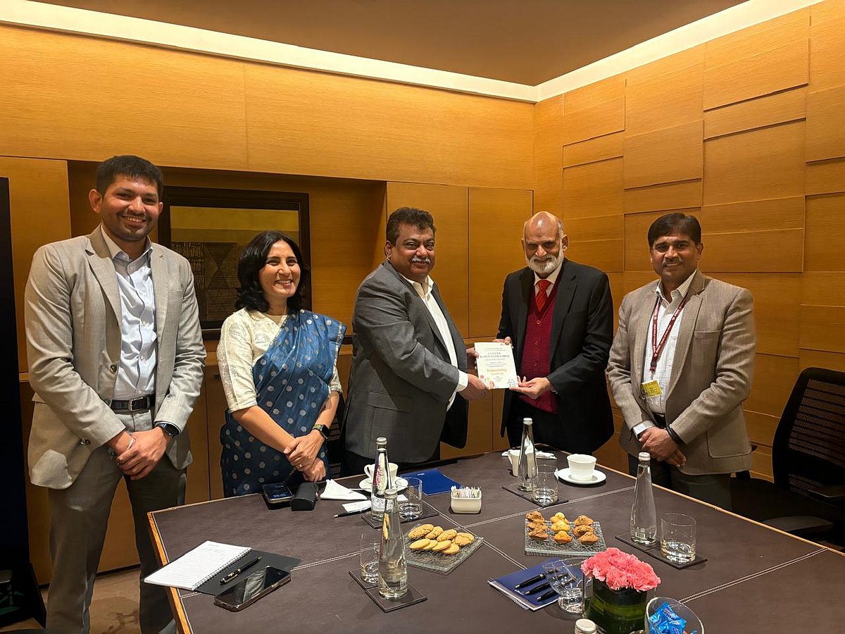 MB Patil with delegates from ITC Ltd during the Delhi Roadshow