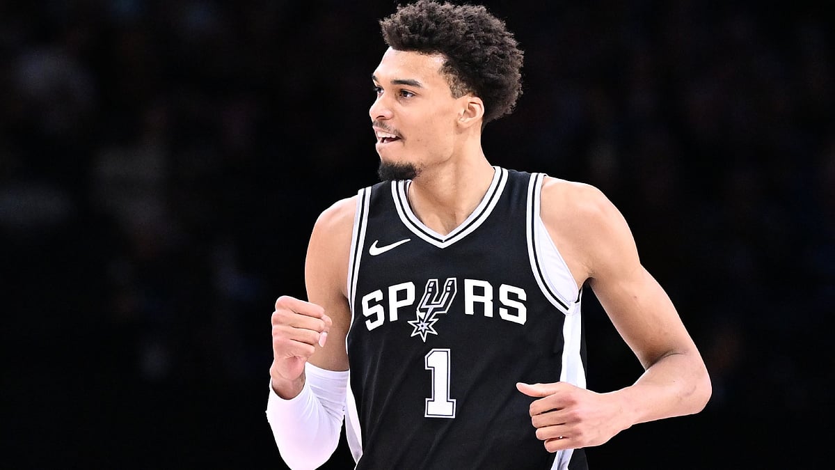 Victor Wembanyama in action.