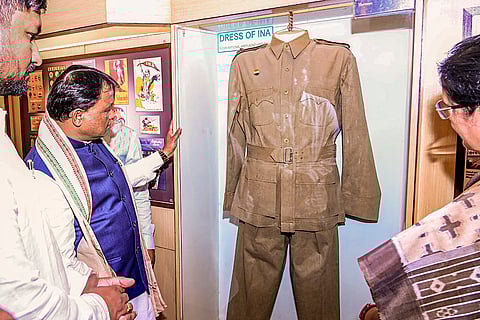 Odisha CM pays tribute to Netaji in Cuttack