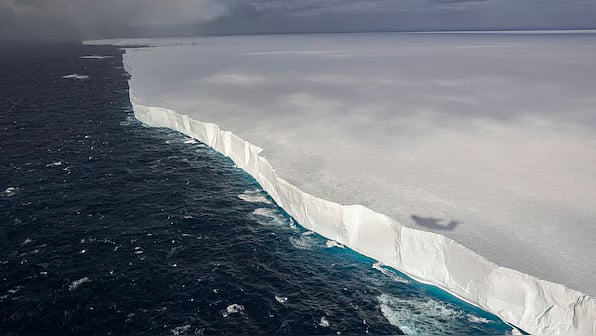 AP : The world's largest iceberg A23a off the coast of Antarctica