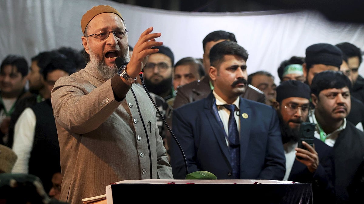 | Photo- PTI : Delhi Polls 2025: Owaisi Asserts Modi and Kejriwal Are Two Sides of the Same Coin