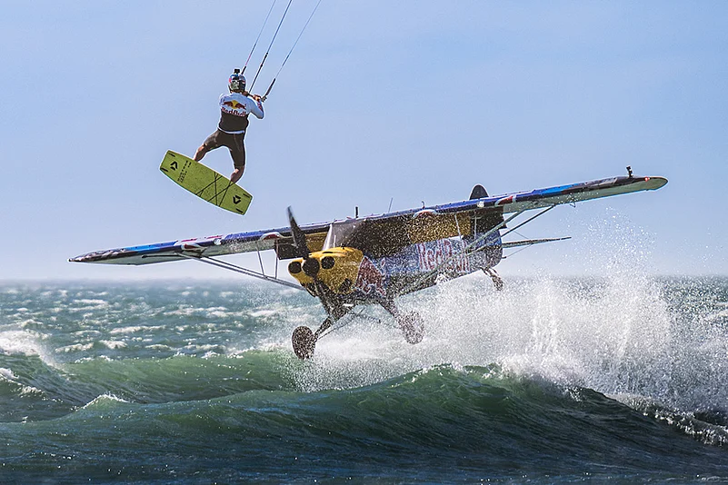 Plane Jump 2025 South Africa - Kitesurfer Lasse Walker