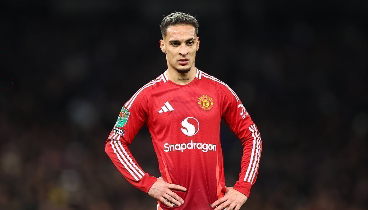 Antony has completed a loan move to Real Betis from Manchester United