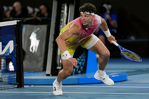 Australian Open 2025 Semi-final: Ben Shelton to plays a return shot to Jannik Sinner