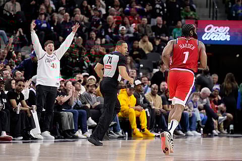 NBA Basketball Game: Los Angeles Clippers vs Milwaukee Bucks