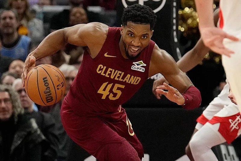 Basketball: Cleveland Cavaliers vs Houston Rockets