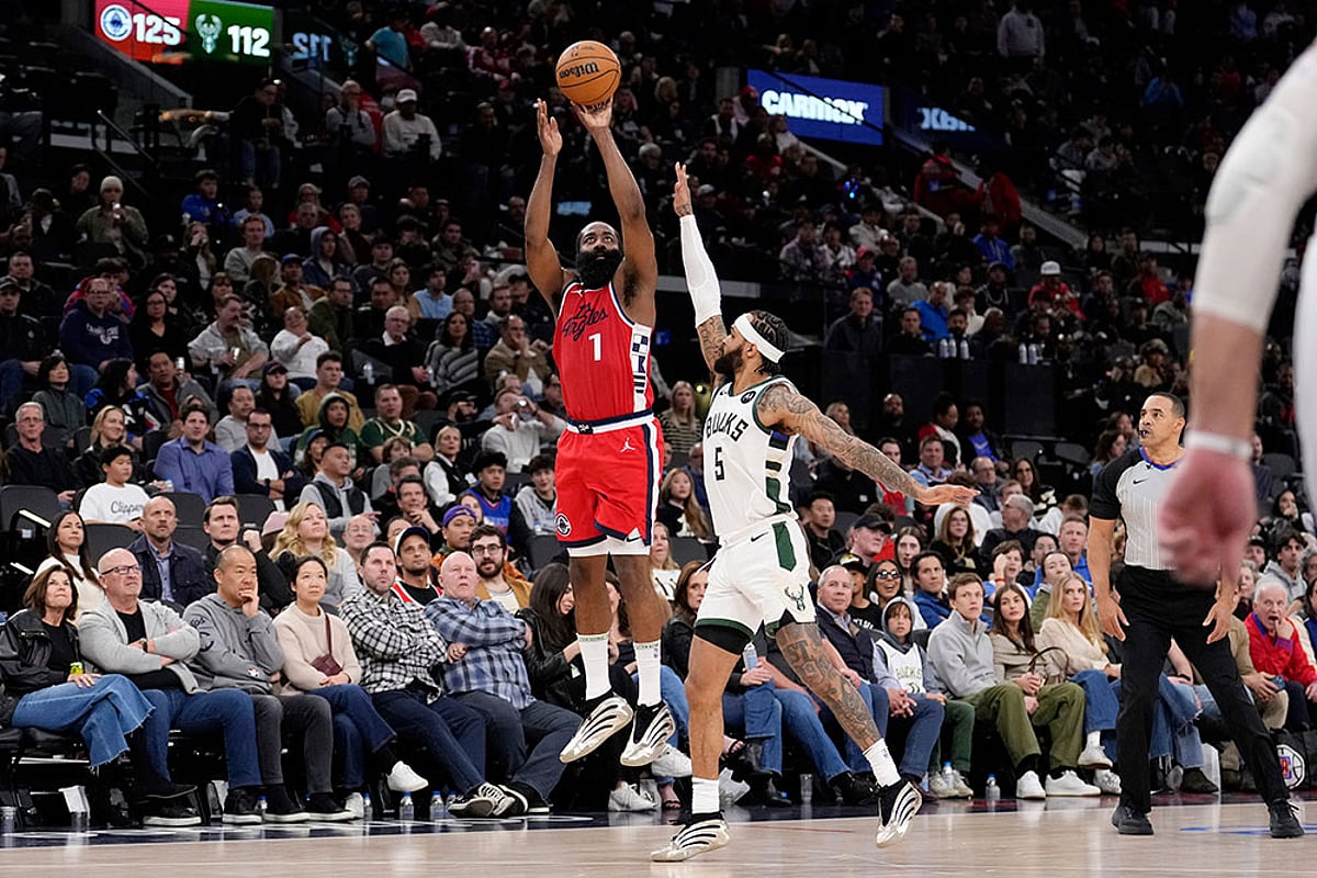 NBA: Los Angeles Clippers vs Milwaukee Bucks