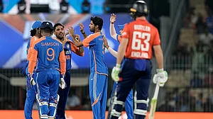 | Photo: AP/Mahesh Kumar A. : IND vs ENG: India's Washington Sundar celebrates after the dismissal of England's Ben Duckett