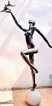 Capturing The Body’s Fleeting Movements In Bronze