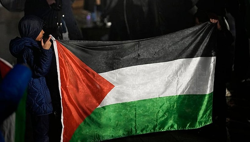 | Photo: AP/Khalil Hamra : Gaza ceasefire: People celebrate in Istanbul