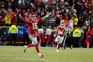 | Photo: AP/Ed Zurga : NFL: Kansas City Chiefs vs Buffalo Bills