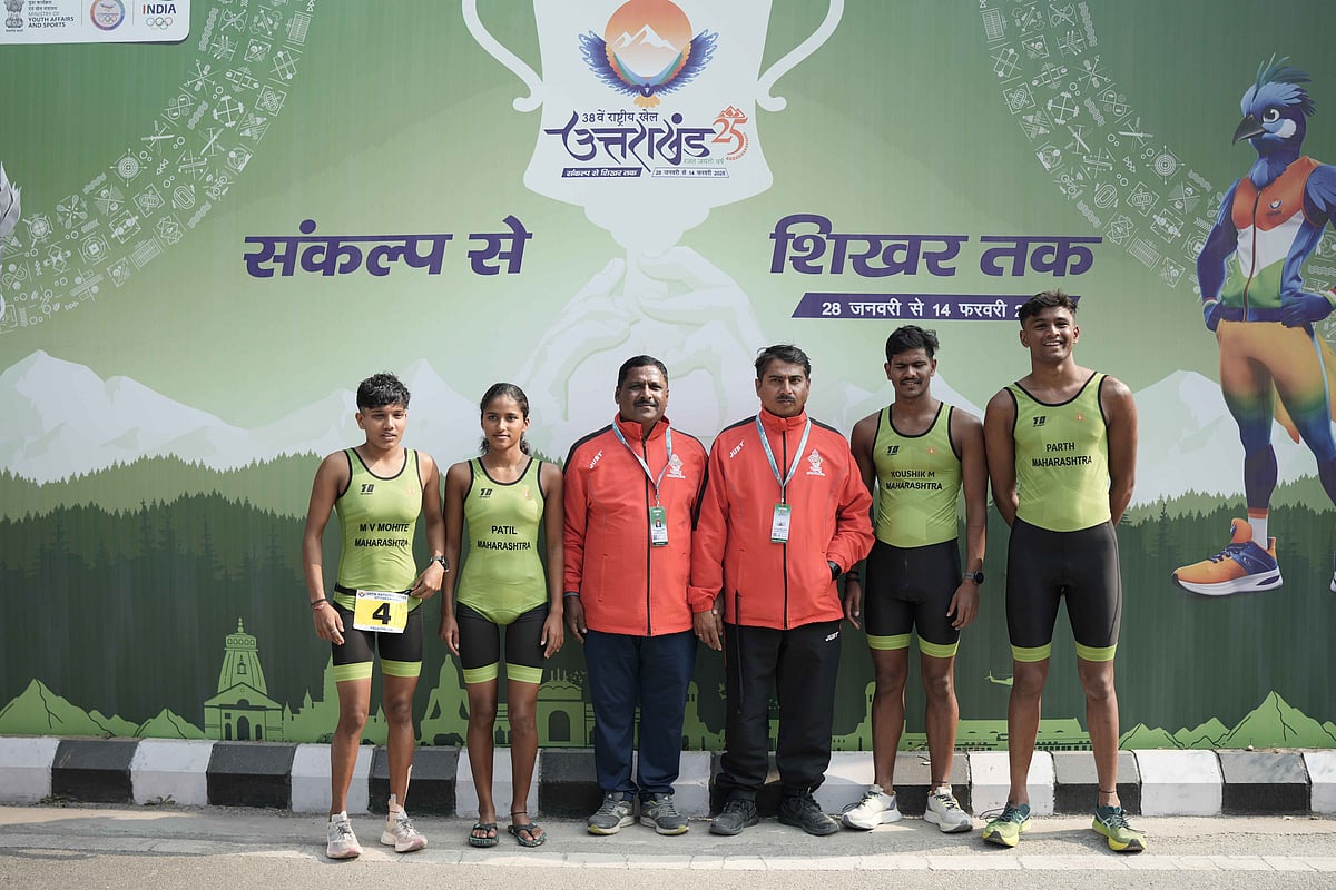 SAI : Team Maharashtra after winning gold at the Triathlon Mixed Relay event under the 38th National Games.