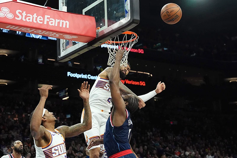 NBA basketball Phoenix Suns vs Los Angeles Clippers game: Nick Richards