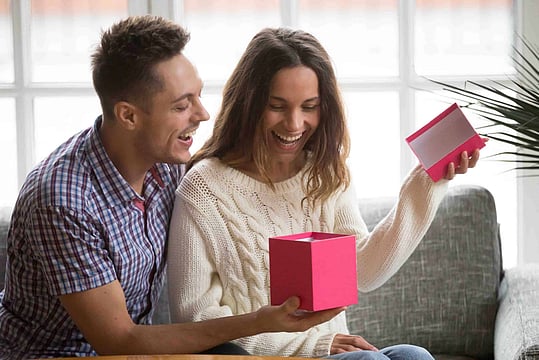 Valentine's Day Gifts For Her Under ₹5000, ₹2500 & ₹1000
