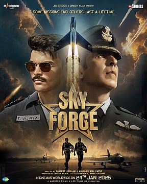 Sky Force Review: Akshay & Veer Shine In War Drama