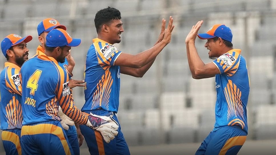 Instagram/Bangladesh Premier League : Khulna Tigers celebrate a Rangpur Riders wicket.