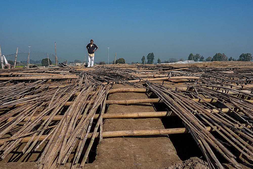 | Photo: Vikram Sharma :  Excavation at 
Mound No. I, Rakhigarhi