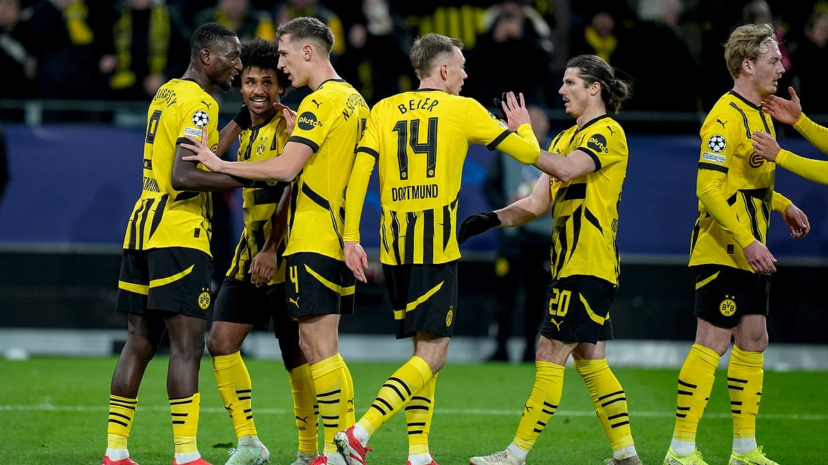 File : Borussia Dortmund celebrate during Champions League win