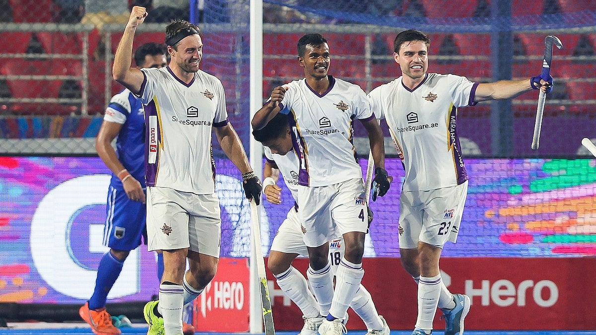 Hyderabad Toofans celebrate a goal against Soorma Hockey Club.
