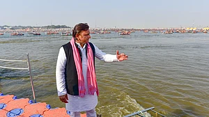 PTI : Samajwadi Party President Akhilesh Yadav arrives to take a holy dip at Sangam during the ongoing Maha Kumbh Mela 2025, in Prayagraj, Sunday, Jan. 26, 2025.
