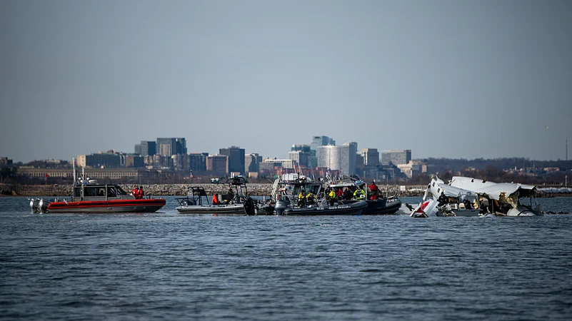 Recovery operations underway on the Potomac River