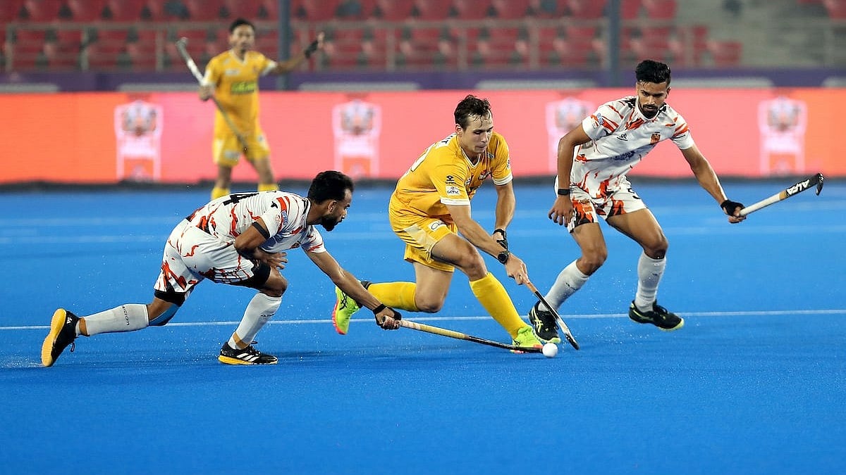 Hockey India League : Action from the semi-final between Shrachi Rarh Bengal Tigers and Tamil Nadu Dragons. 