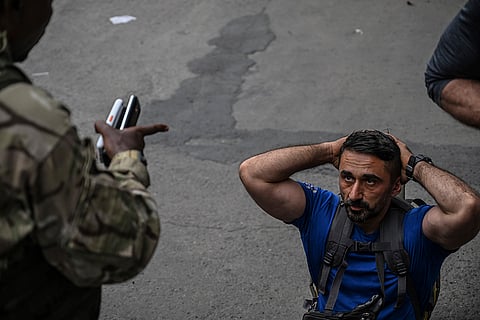 Congo conflict: M23 rebels escort Romanian mercenaries