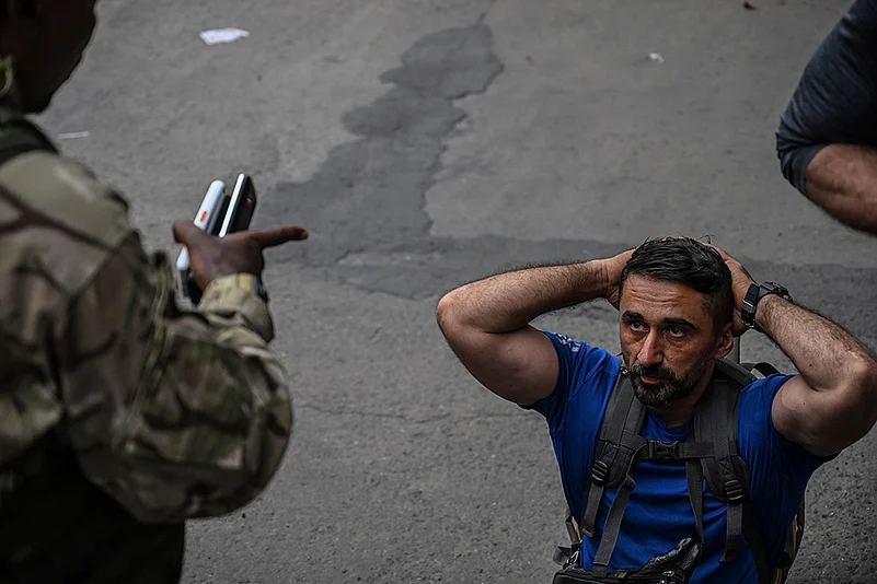 Rwanda-backed M23 rebels battle for DR Congos Goma_4