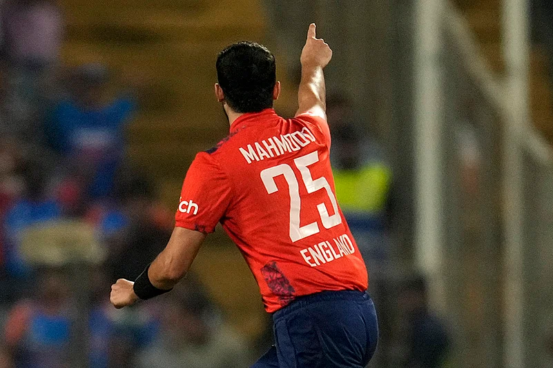 India vs England Cricket IND vs AUS 4th T20I pics from Pune: Saqib Mahmood