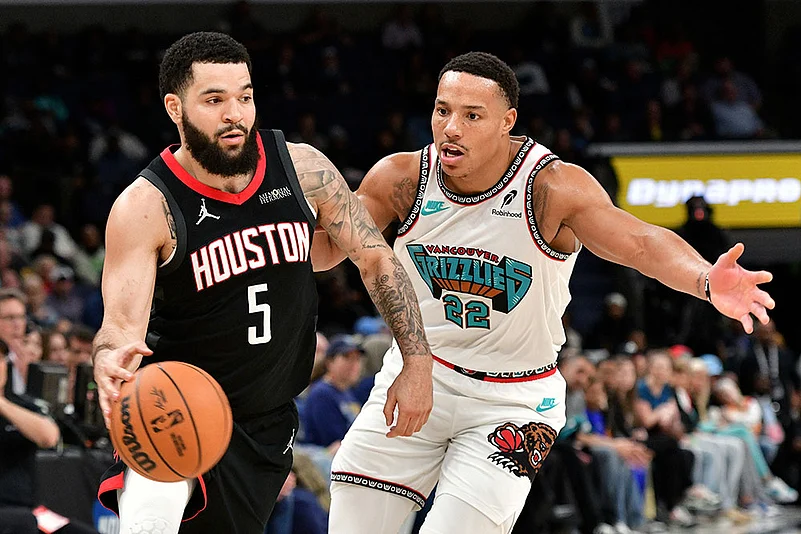 NBA Basketball Game: Memphis Grizzlies vs Houston Rockets