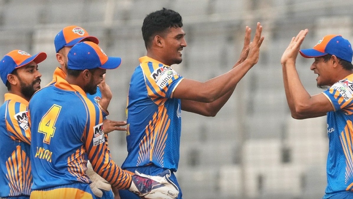 X/BCBtigers : The Khulna Tigers will bowl against Dhaka Captails.