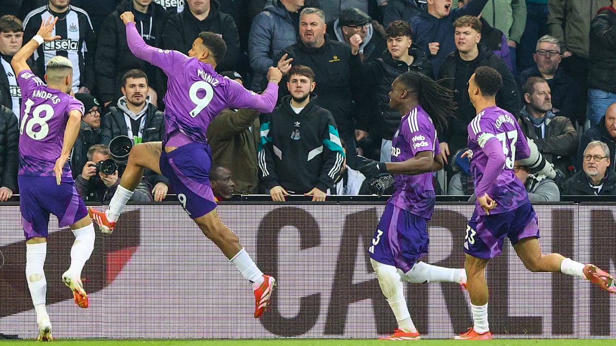 Rodrigo Muniz celebrates