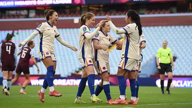 WSL Matchday 13 Wrap: Late Mayling Own-goal Keeps Bompastor's Chelsea At The Top; Man United Beat Spurs