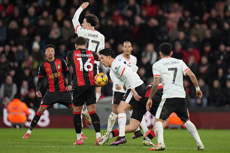 English Premier League soccer Bournemouth vs Liverpool photo: Wataru Endo