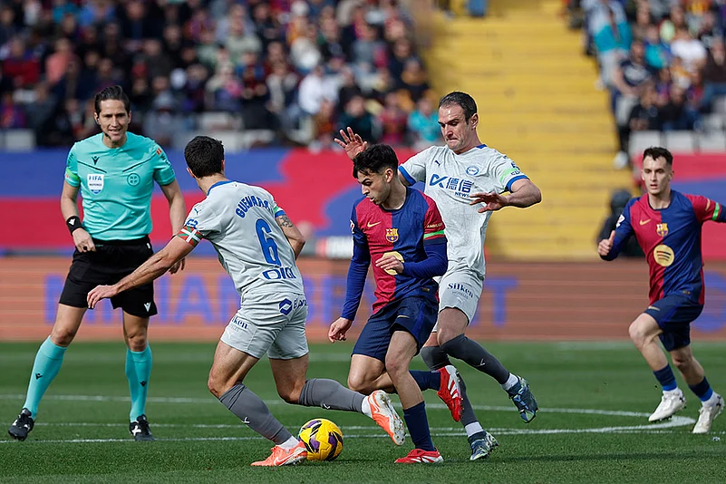 Spanish Soccer La Liga FC Barcelona vs Alaves match photo: Pedri