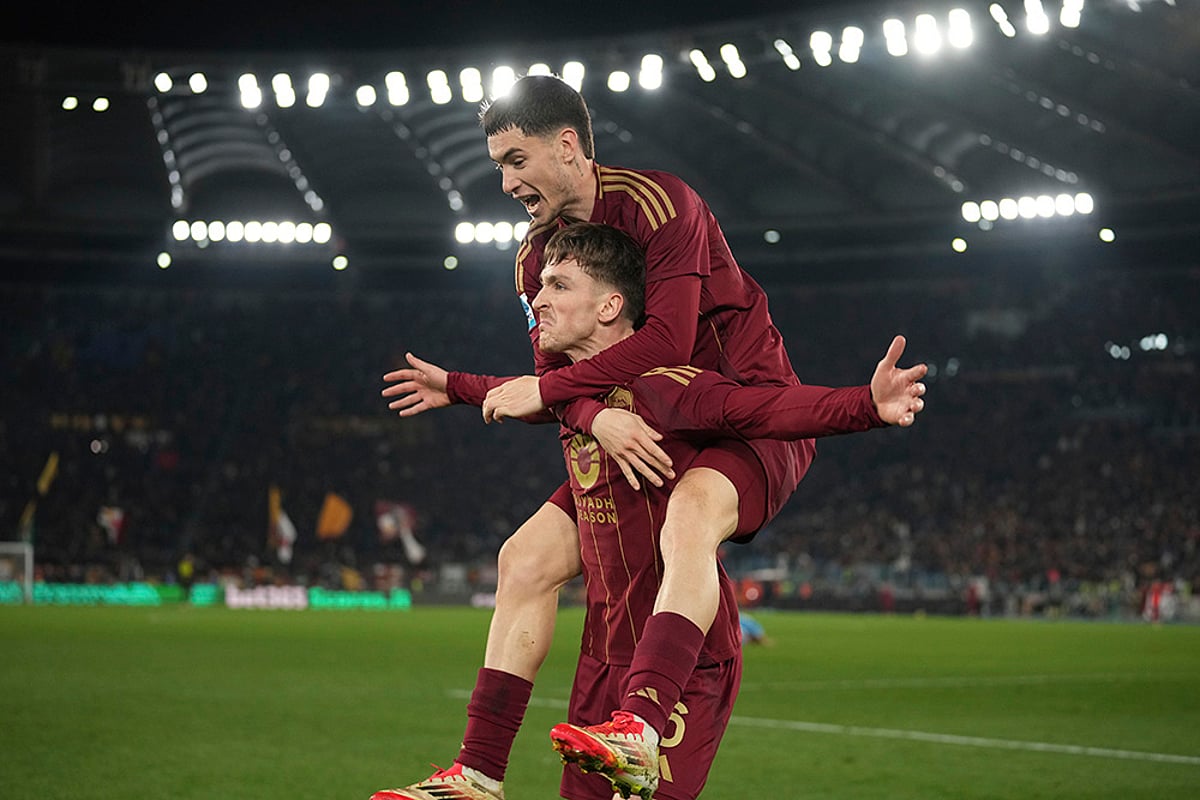 Italian Serie A soccer AS Roma vs Napoli match photo: