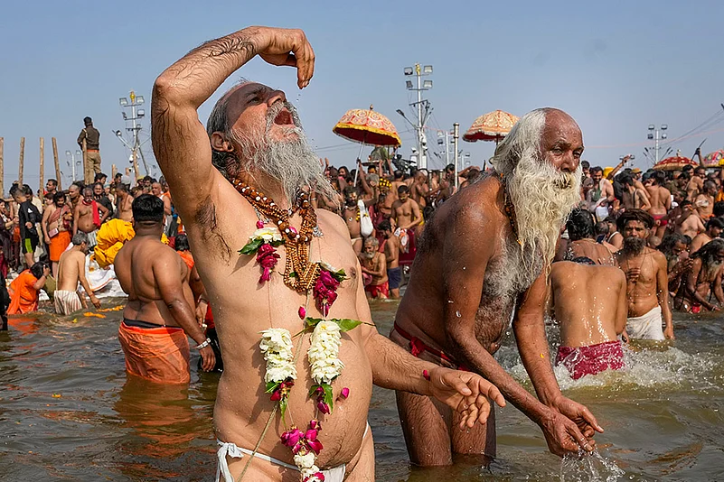 Maha Kumbh Mela 2025 Holy dip on Basant Panchami at Sangam in Prayagraj pic_9
