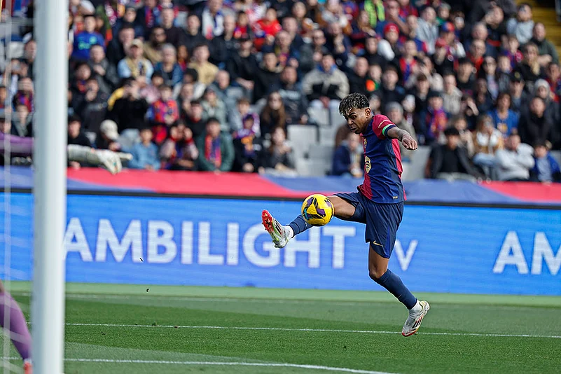 Spanish Soccer La Liga FC Barcelona vs Alaves match photo: Lamine Yamal