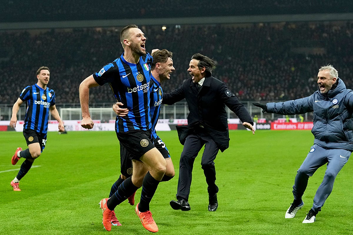 Italian Serie A soccer AC Milan vs Inter Milan match photo: Stefan de Vrij