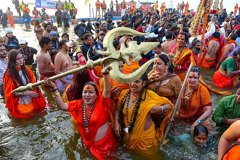 Maha Kumbh Mela 2025 Holy dip on Basant Panchami at Sangam in Prayagraj pic_7