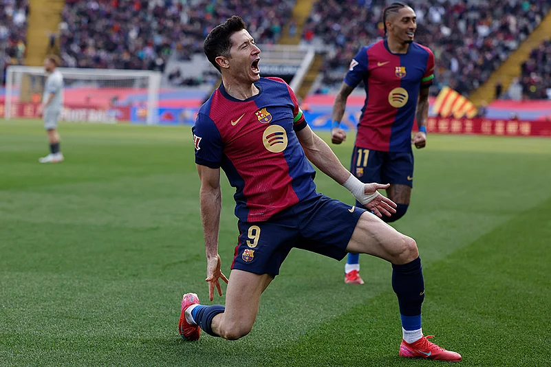 Spanish Soccer La Liga FC Barcelona vs Alaves match photo: Robert Lewandowski