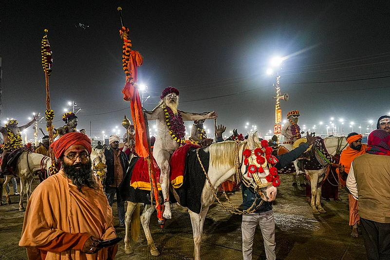 Maha Kumbh Mela 2025 Holy dip on Basant Panchami at Sangam in Prayagraj pic_4