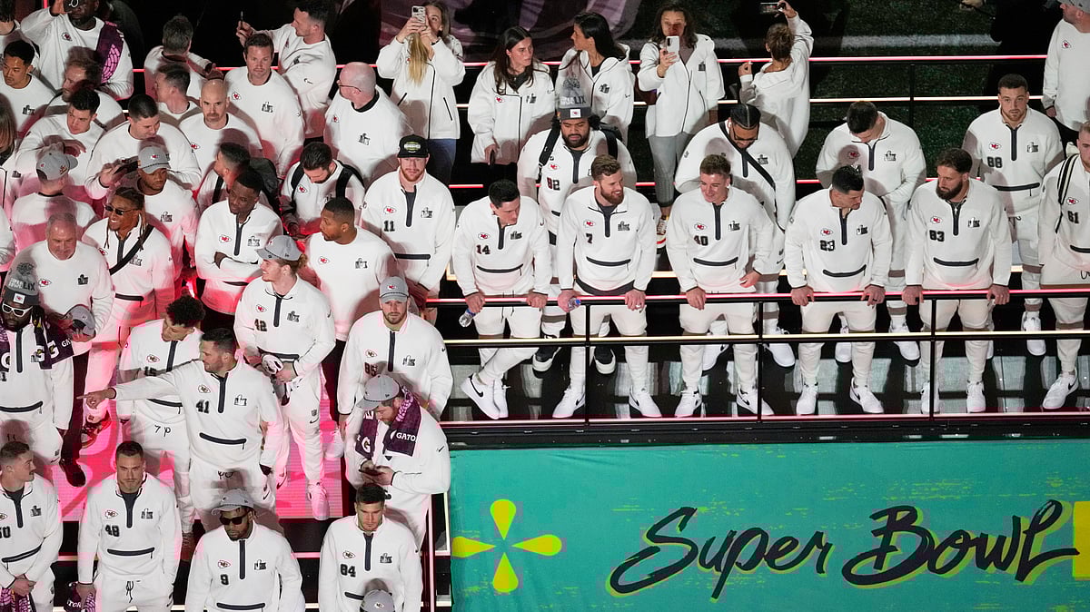 (AP Photo/David J. Phillip) : The Kansas City Chiefs participate during Super Bowl 59 Opening Night, Monday, Feb. 3, 2025, in New Orleans, ahead of the NFL football game between the Philadelphia Eagles and the Kansas City Chiefs Sunday. 

