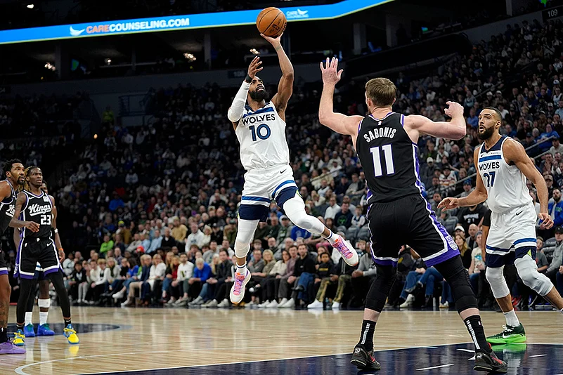 NBA basketball game Sacramento Kings vs Minnesota Timberwolves: Mike Conley