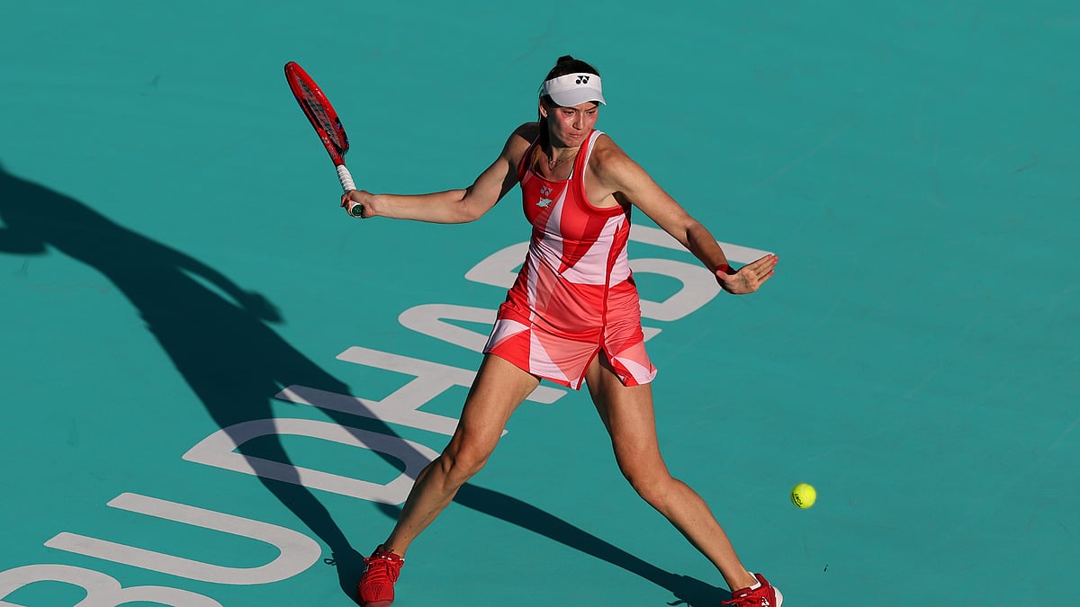 Elena Rybakina in action at the Abu Dhabi Open