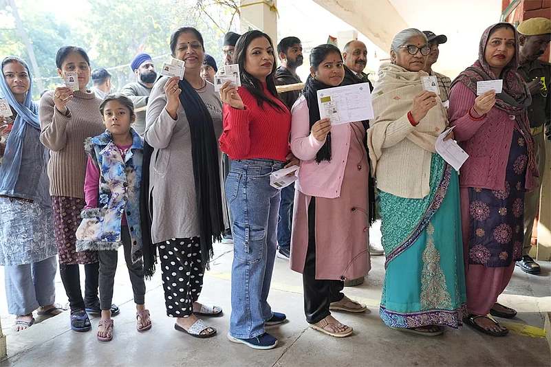 Delhi polls: People cast vote in Jangpura