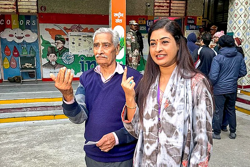 Delhi polls 2025 : Alka Lamba casts vote